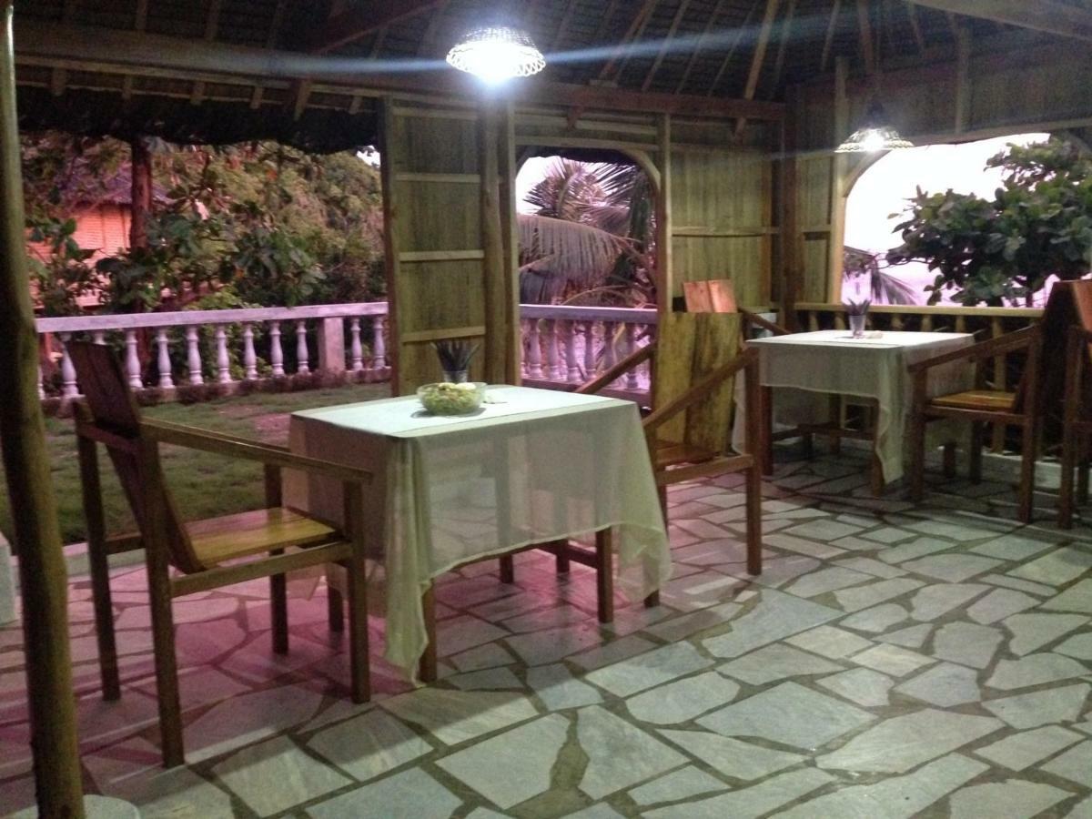 Tinaoog Beach Resort Alad Buitenkant foto