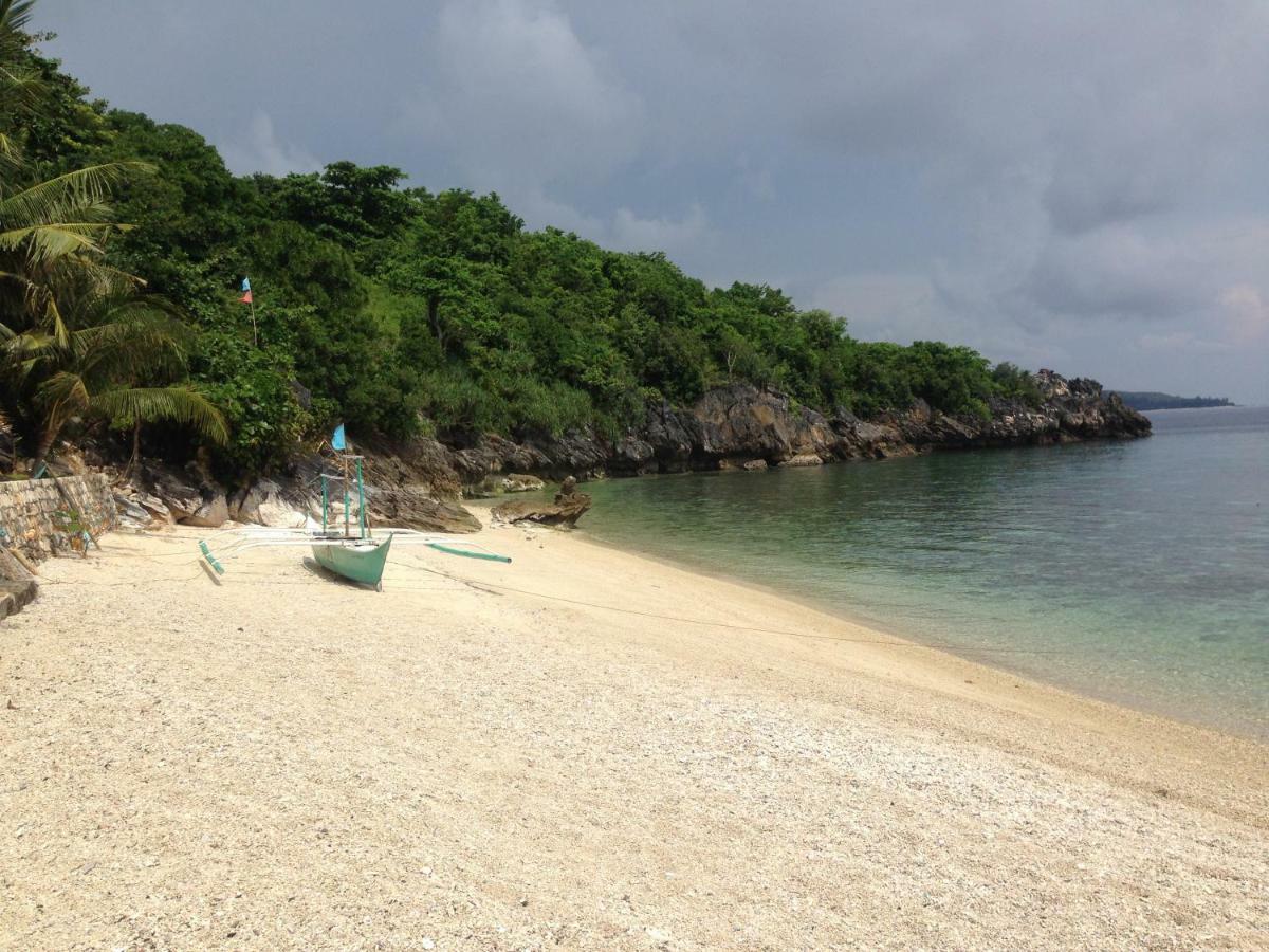 Tinaoog Beach Resort Alad Buitenkant foto
