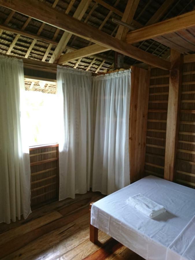 Tinaoog Beach Resort Alad Buitenkant foto