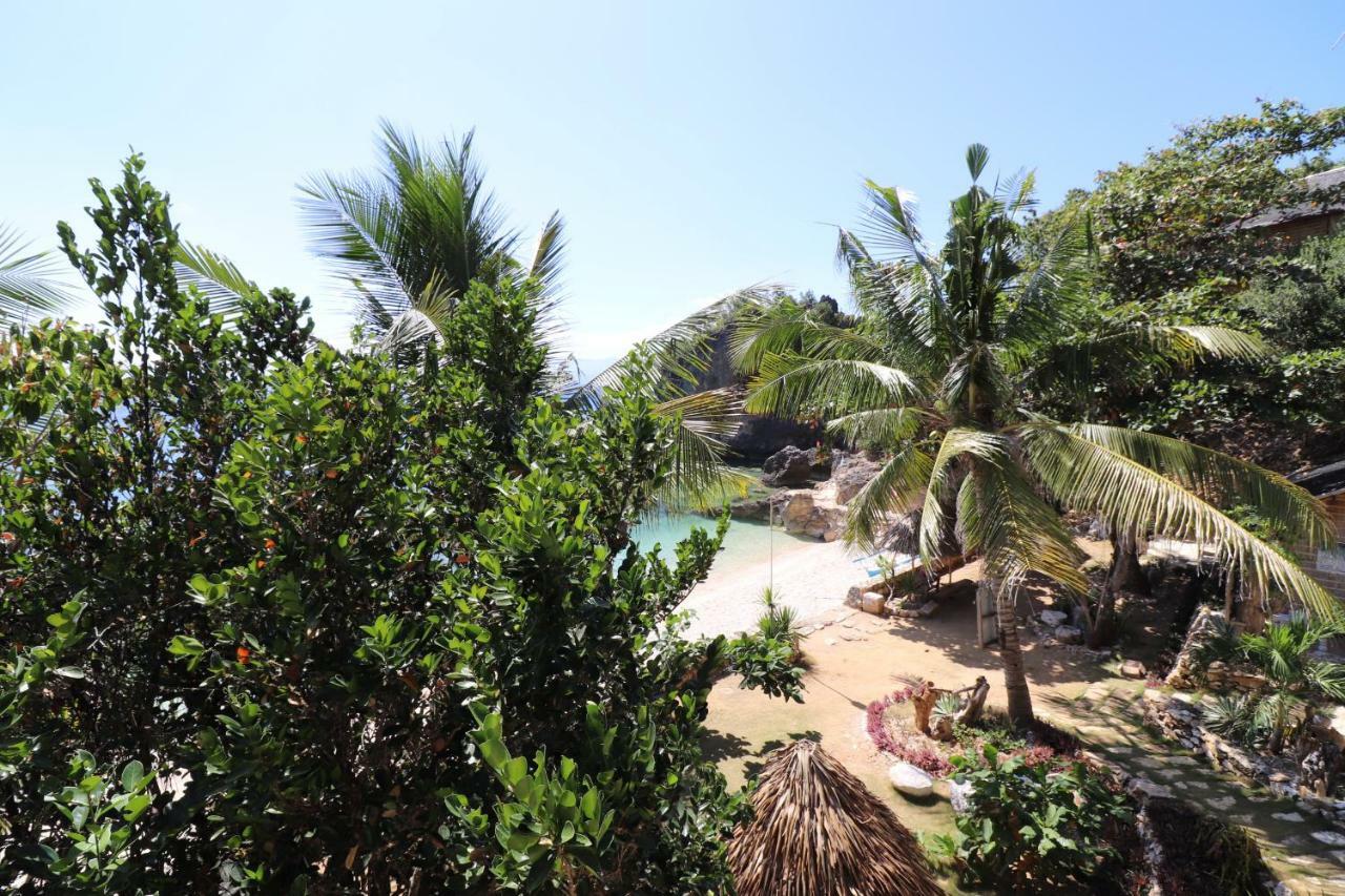 Tinaoog Beach Resort Alad Buitenkant foto
